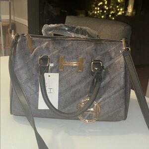 NWT H Halston Fashionable  💫 Grey & Black Women's Bag